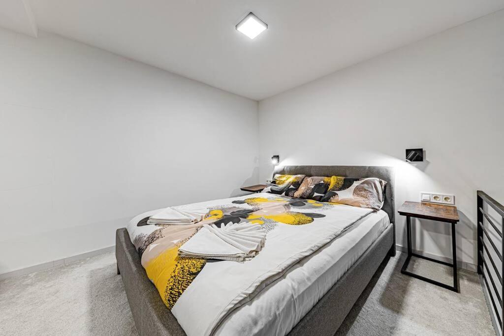 Chic Loft Bp: Industrial Gem Apartment Budapest Exterior photo