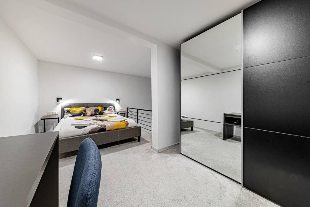 Chic Loft Bp: Industrial Gem Apartment Budapest Exterior photo